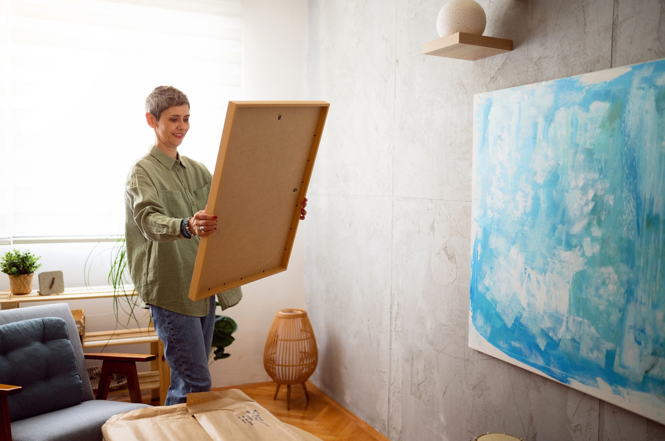 This Gallery Easel Is My New Favorite Way to Display Art